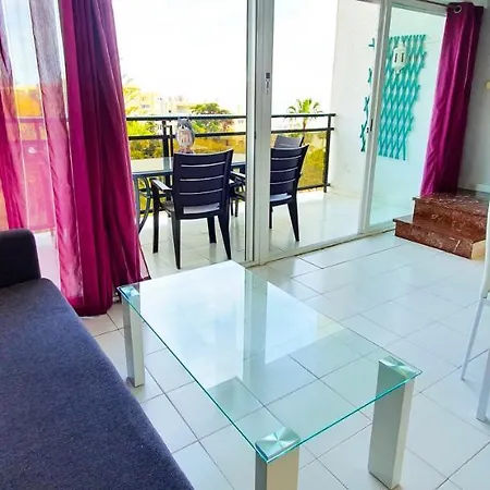 Skol 416. Cozy Two Bedroom Duplex With Sea Views.